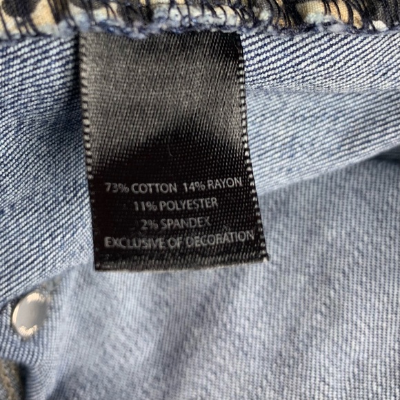 WHBM White House Black Market Cutoff Jean Shorts 12 - Picture 5 of 9